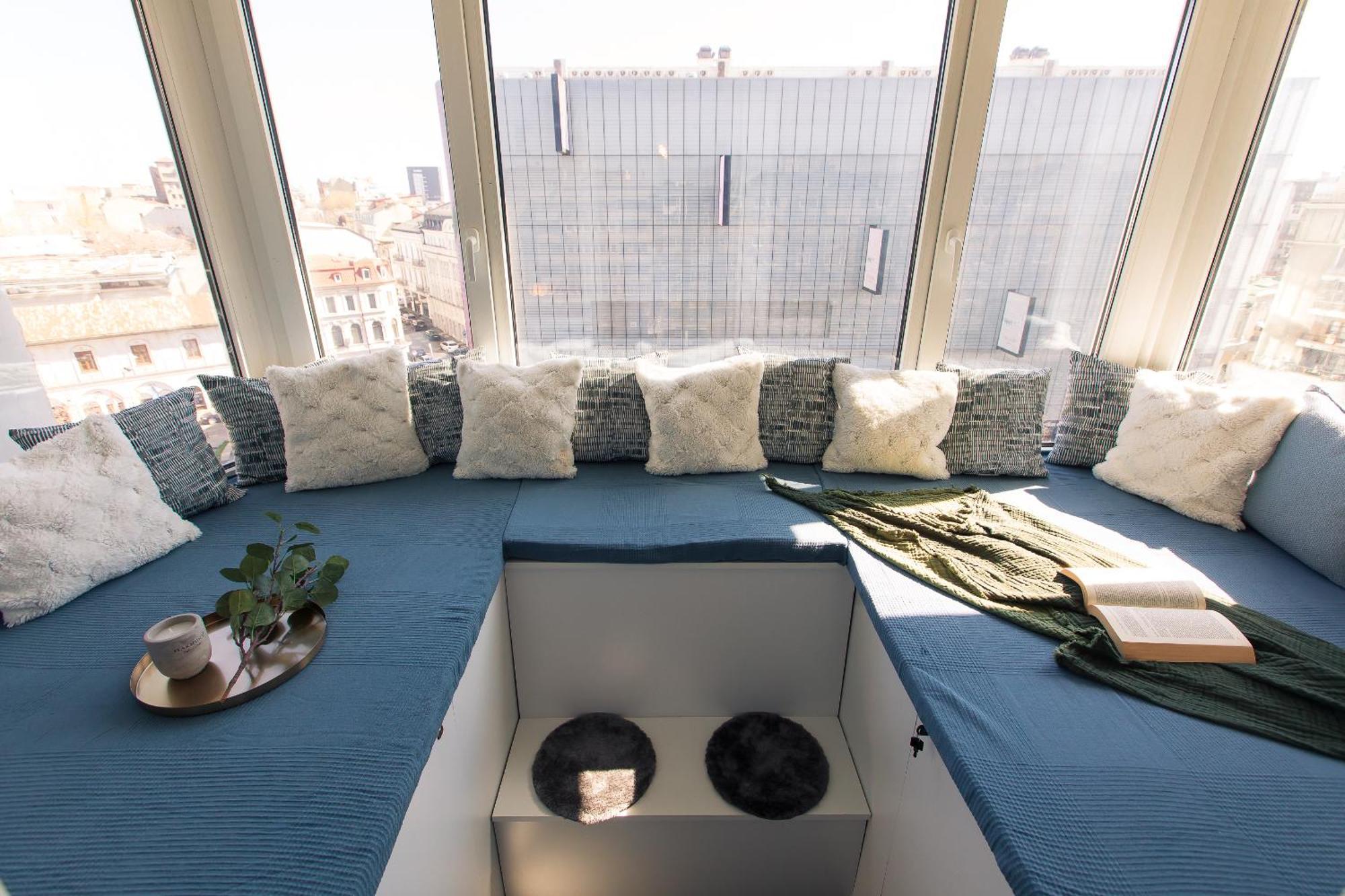 Old Town Apartment With Amazing View From The Balcony Bucureşti Ngoại thất bức ảnh