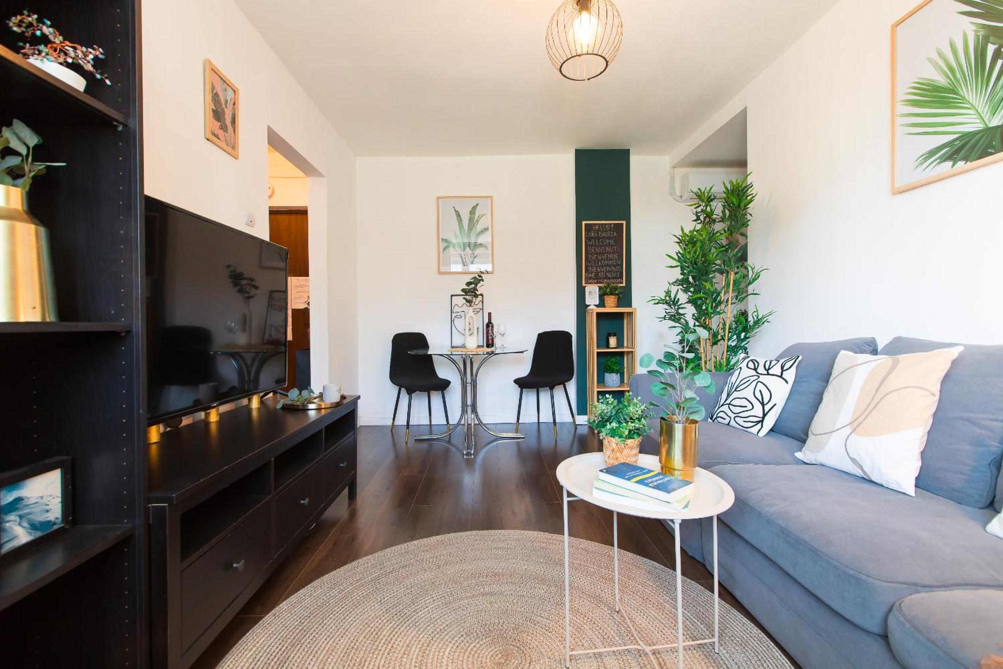 Old Town Apartment With Amazing View From The Balcony Bucureşti Ngoại thất bức ảnh