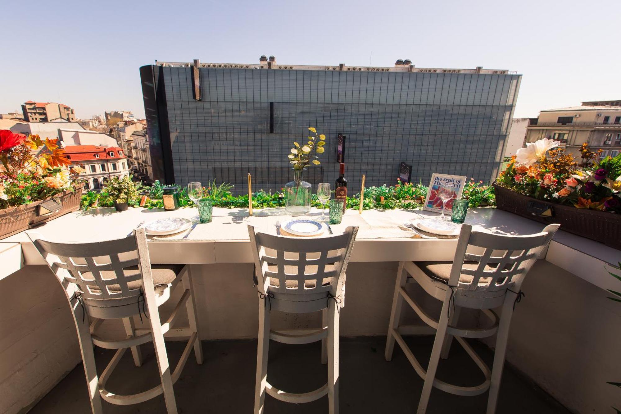 Old Town Apartment With Amazing View From The Balcony Bucureşti Ngoại thất bức ảnh